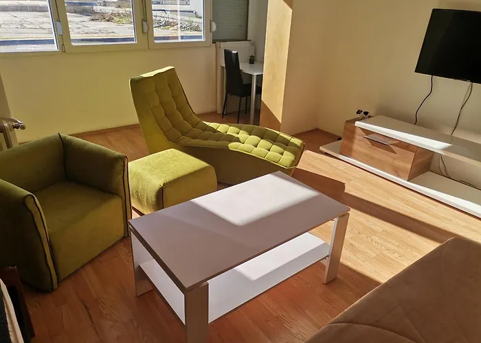 Calla 5 Apartment - Main Square, In The City Shopping Center - Parking Slot With Security And Video Camera