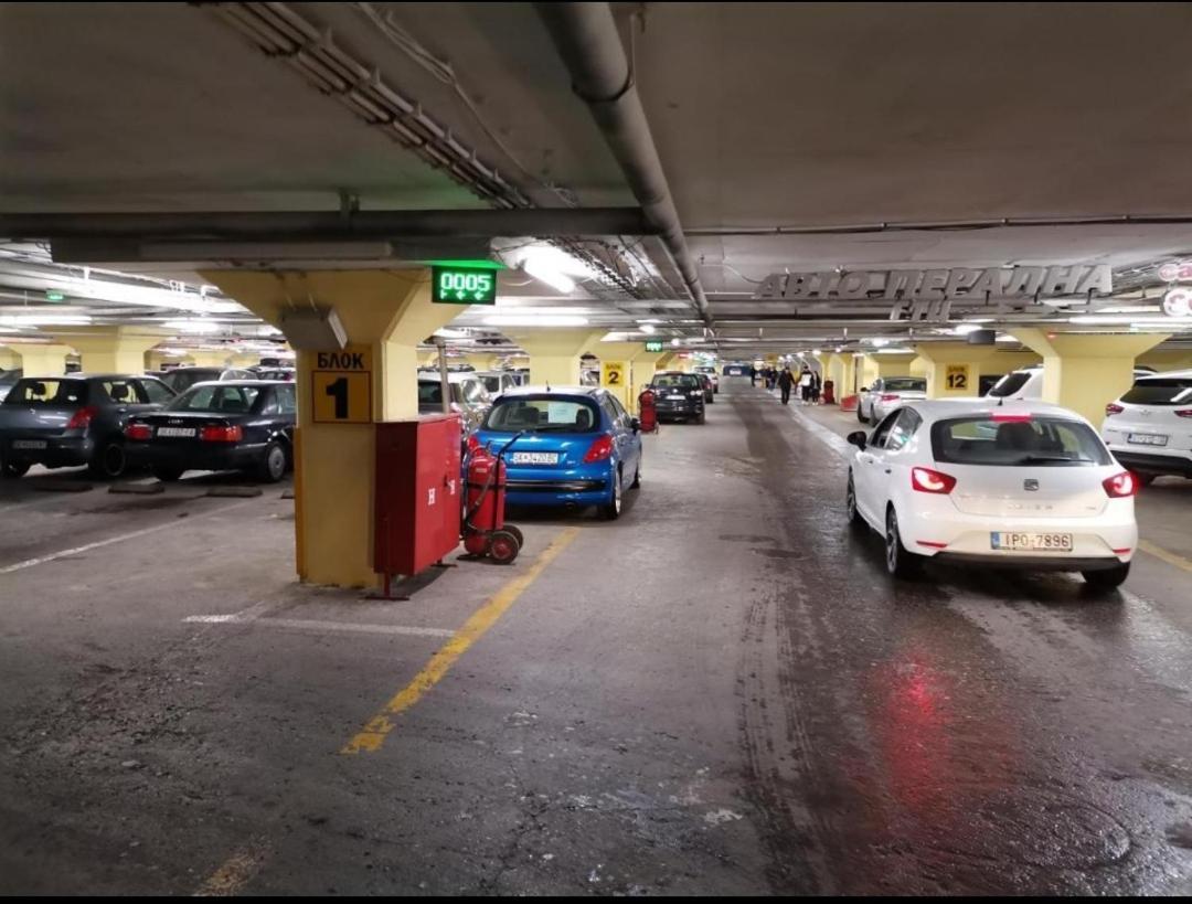Calla 5 - Main Square, In The Shopping Center - Parking Slot With Security And Video *